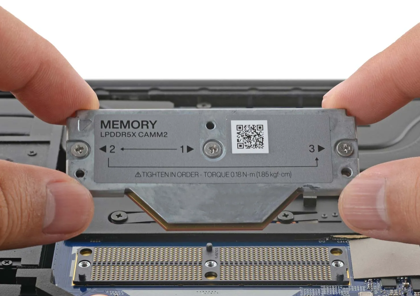 LPCAMM2 - Udáva smer pre ďalšiu generáciu tenkých a ľahkých osobných počítačov LPCAMM2 - Udáva smer pre ďalšiu generáciu tenkých a ľahkých osobných počítačov